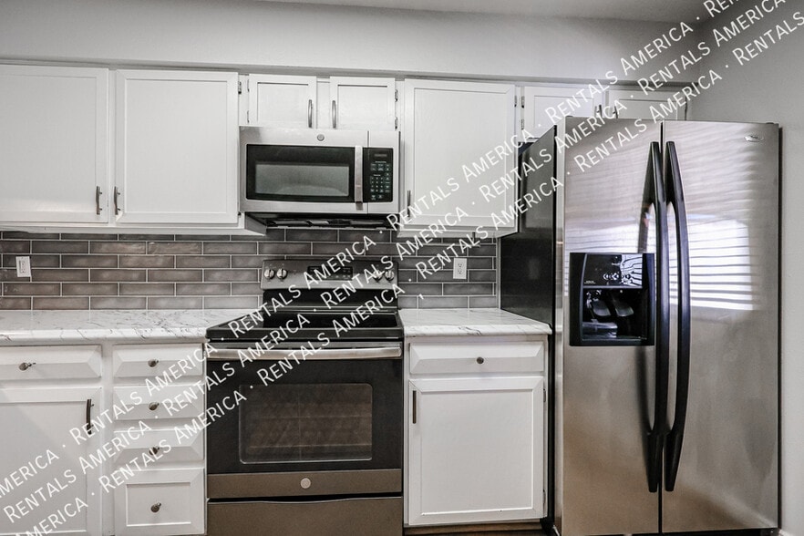 Building Photo - 1052 S San Jose