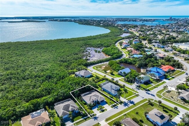 Building Photo - 1871 Dogwood Dr