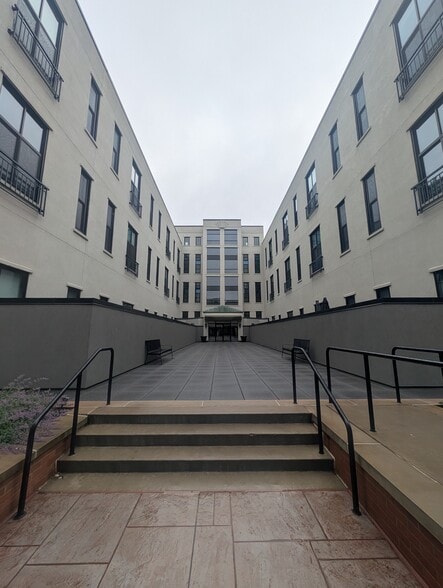 condo building exterior - 518 Gregory Ave