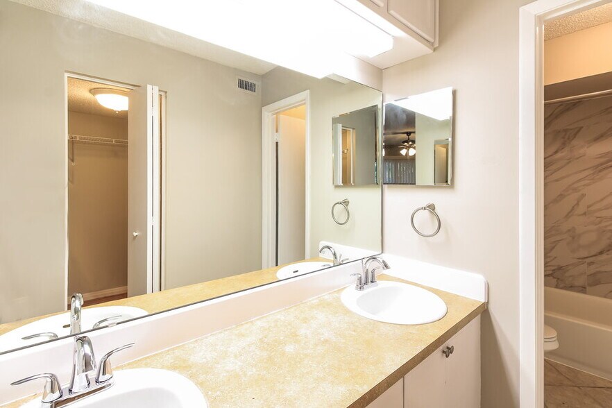 Building Photo - 153 La Pasada Cir S