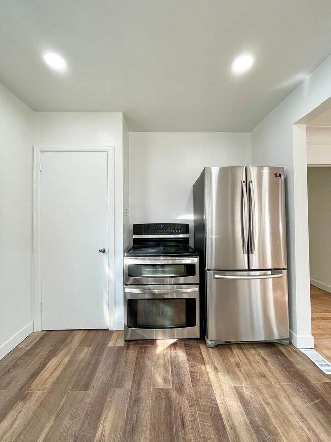 Building Photo - Stunning 4 Bedroom House in Richfield!
