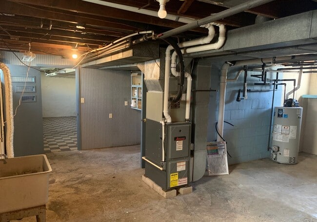 Building Photo - 107 Melmore St