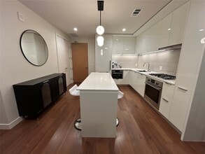 Building Photo - 44 East Ave