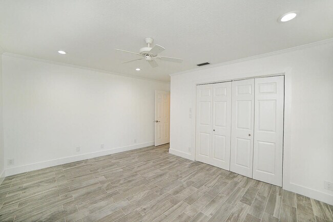 Building Photo - 6943 Giralda Cir