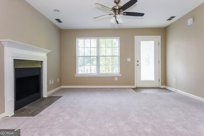 Building Photo - 405 Hawthorne Cir