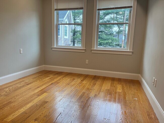 Building Photo - 45 Spring St