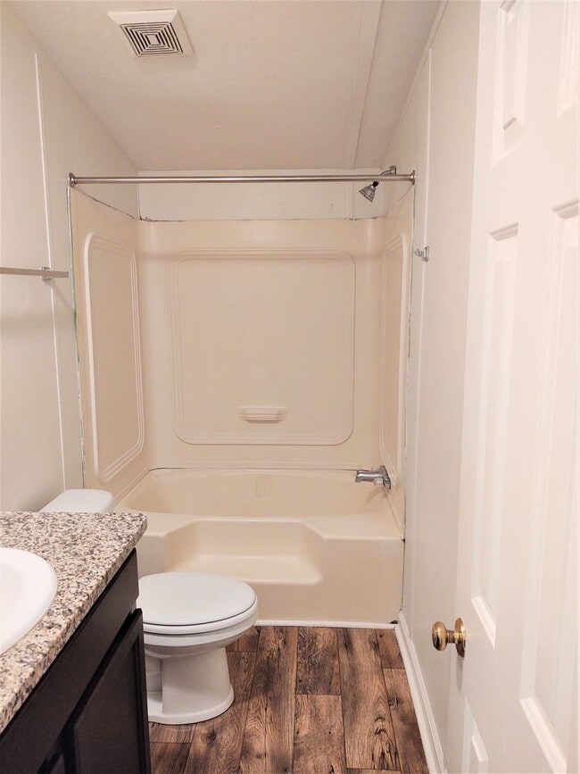 Building Photo - 6 Elcona St