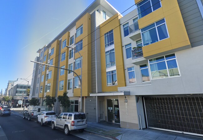 Building Photo - 2655 Bush St