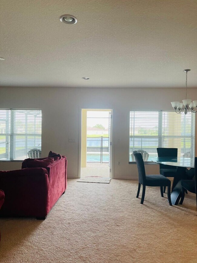 Building Photo - Brand new 4 bed 2 1/2 bath house in gated ...