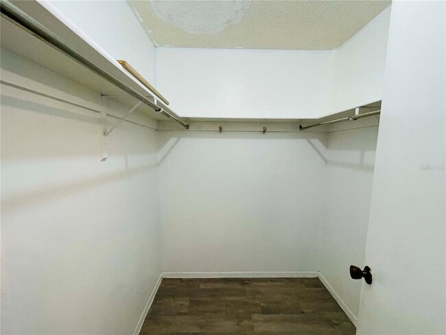 Building Photo - 428 Breakwater Dr