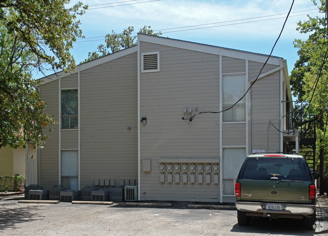 Building Photo - 38th Condominiums