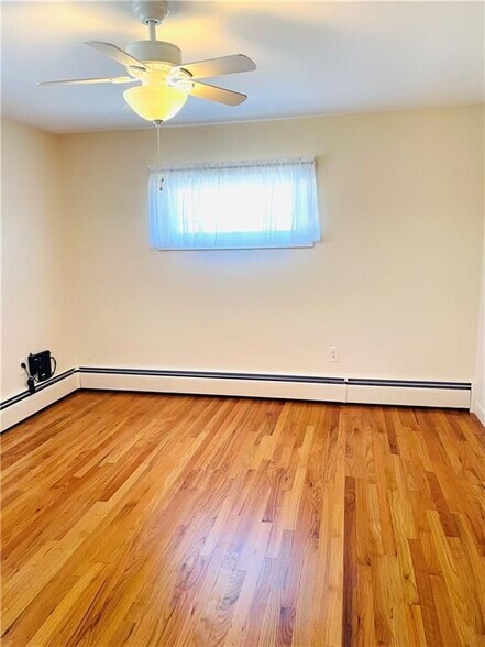 Building Photo - 241 Huxley Ave