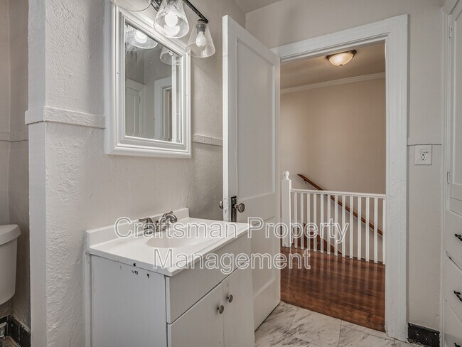 Building Photo - 1801 NW 22nd St