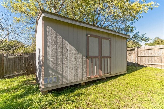 Building Photo - 7801 Callbram Ln