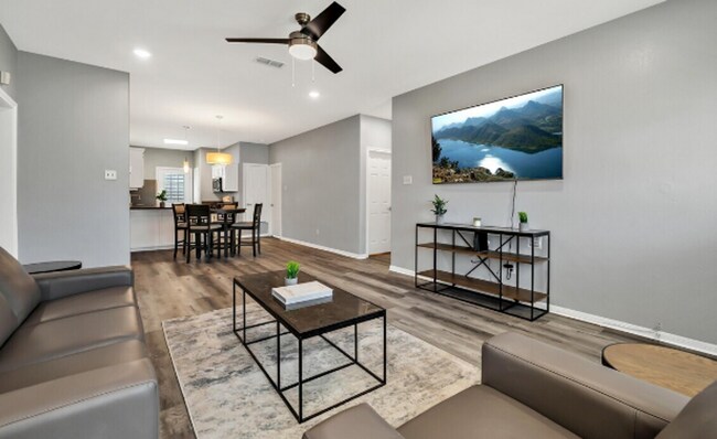 Building Photo - Beautiful 4 bed 4 bath