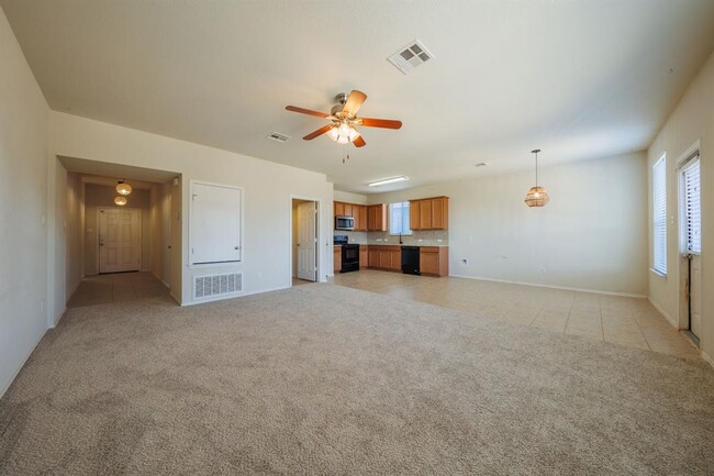 Building Photo - 132 Thrasher Cv