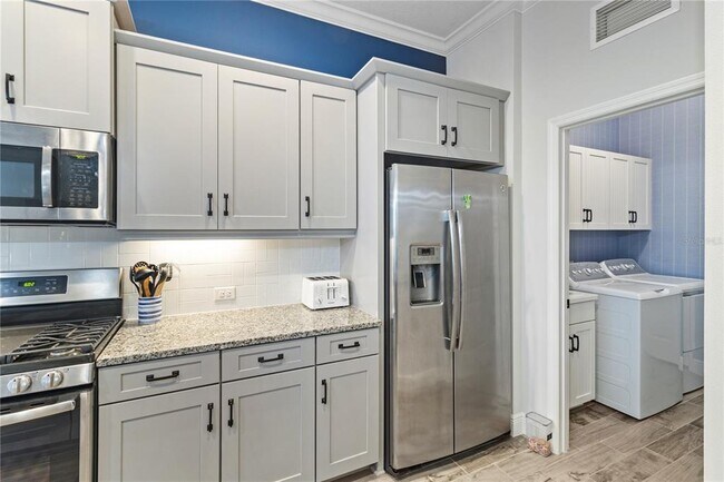 Building Photo - 26683 Raphis Royale Blvd