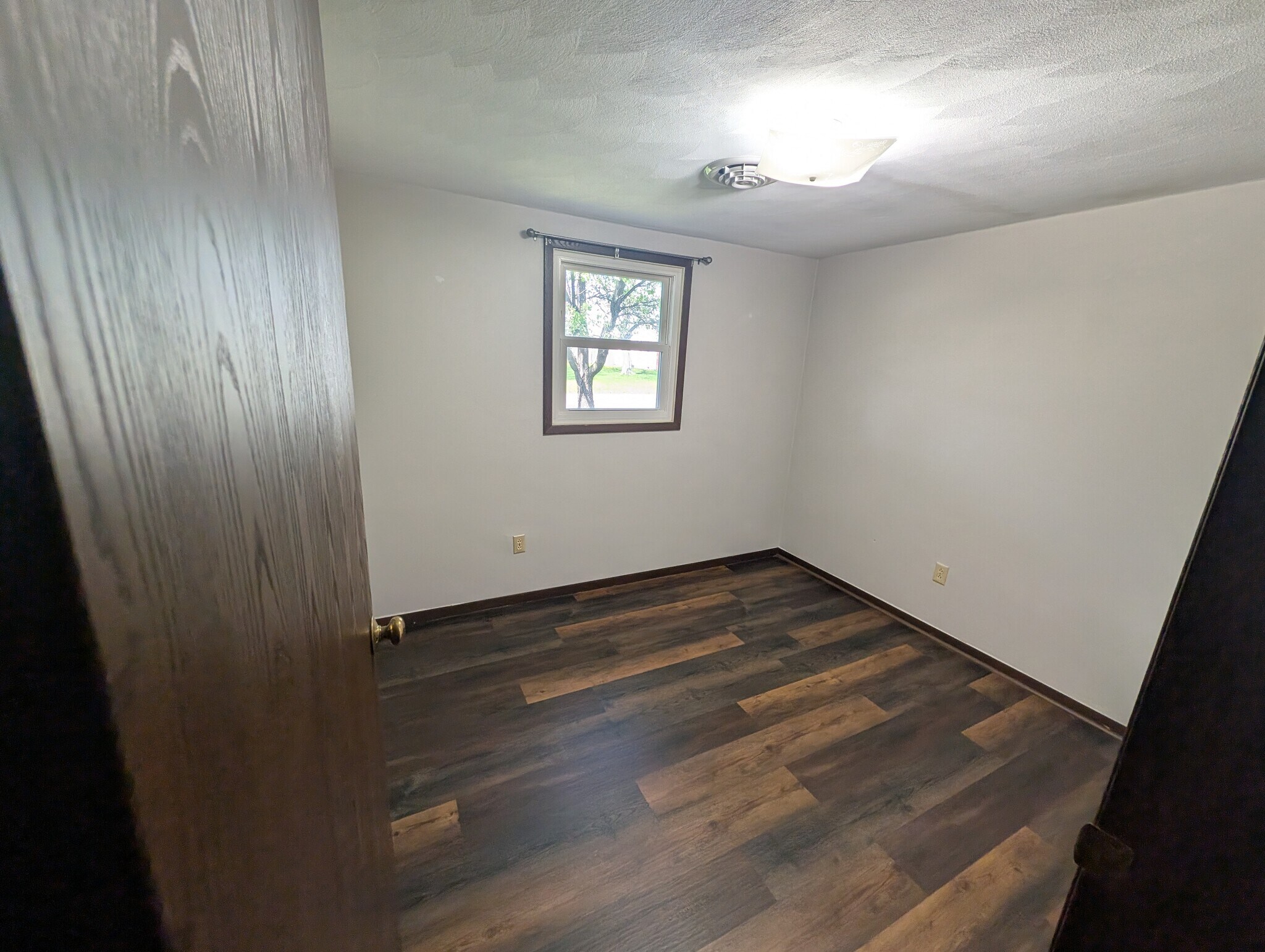 Building Photo - 1070 Westchester Ct