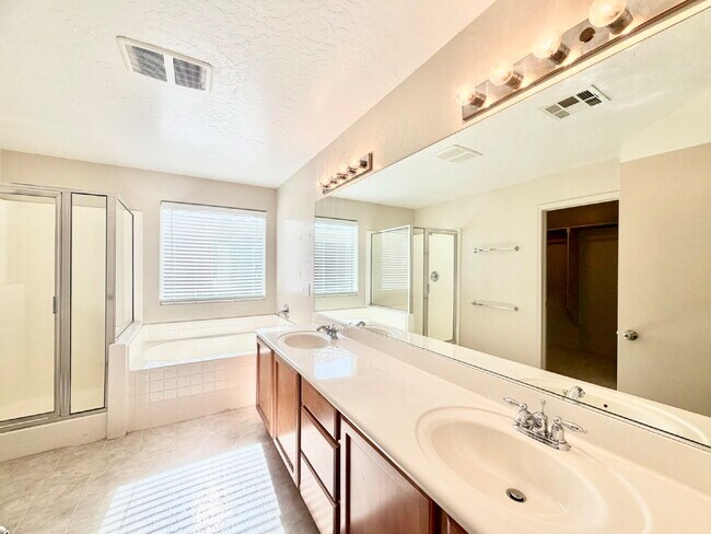 Building Photo - SPACIOUS 3 BEDROOM + LOFT | SILVERSTONE RANCH | GILCREASE ORCHARD VIEWS