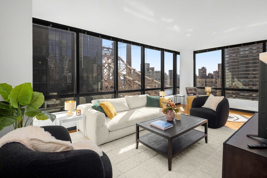 Primary Photo - 420 E 61st St