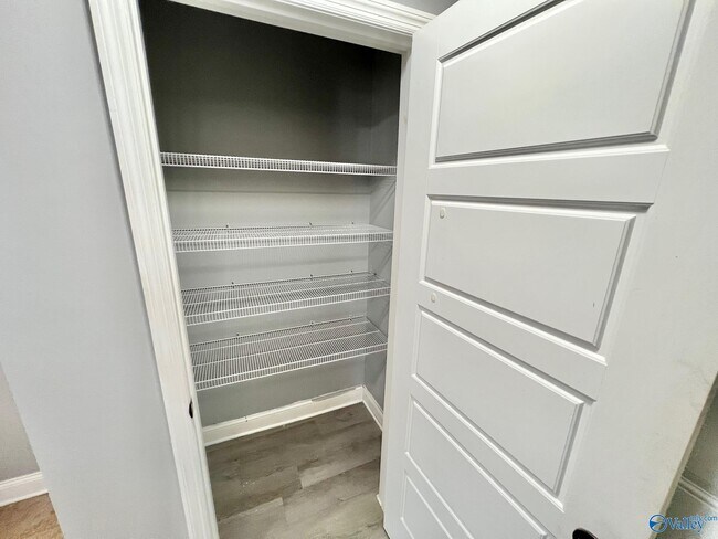 Building Photo - 105 Summerset Ln