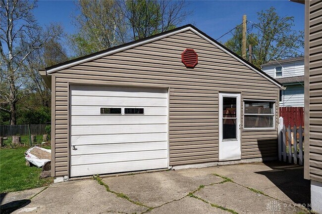 Building Photo - 81 Thorpe Dr