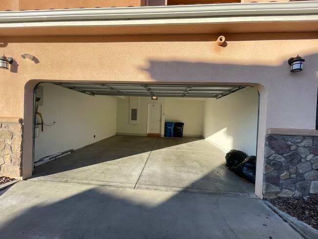 Building Photo - 1701 Patricia Ave