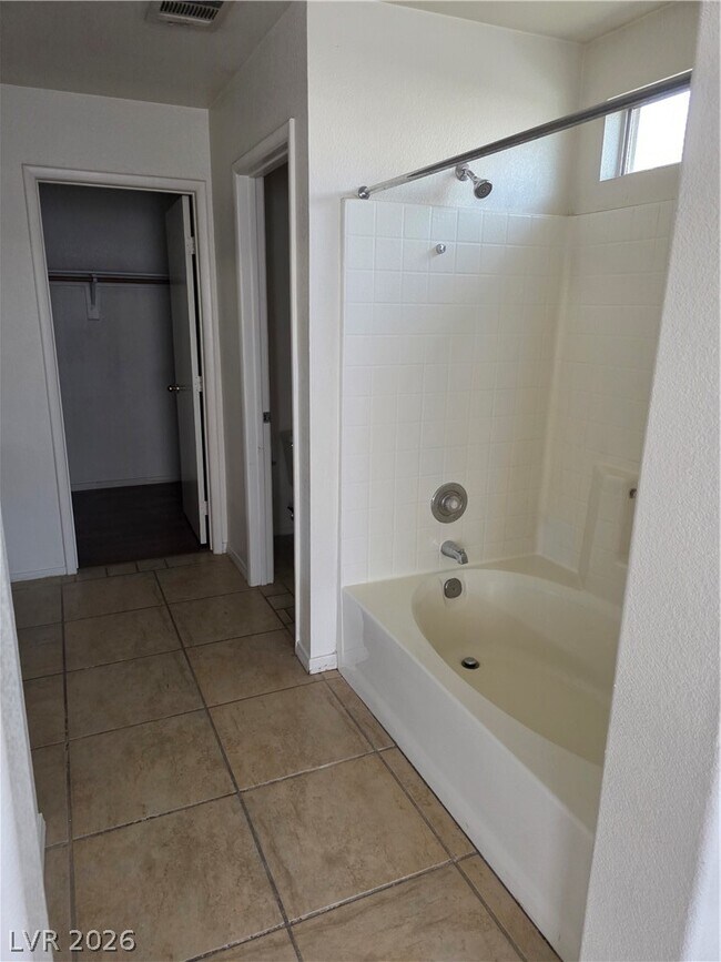 Building Photo - 5784 Akron Ct