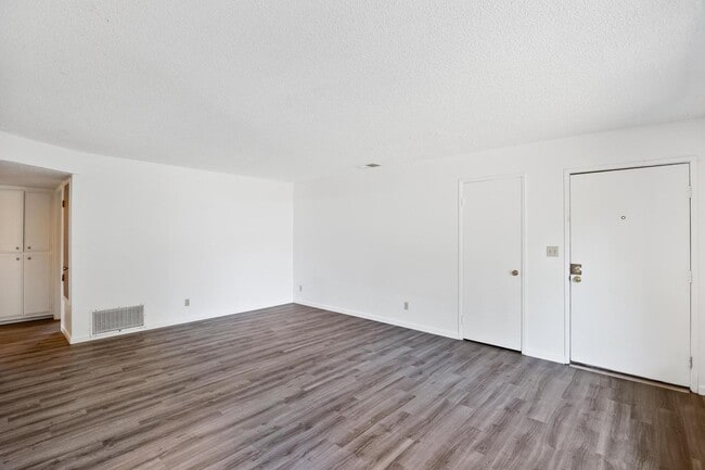 Building Photo - 1708-1710 Alameda Avenue