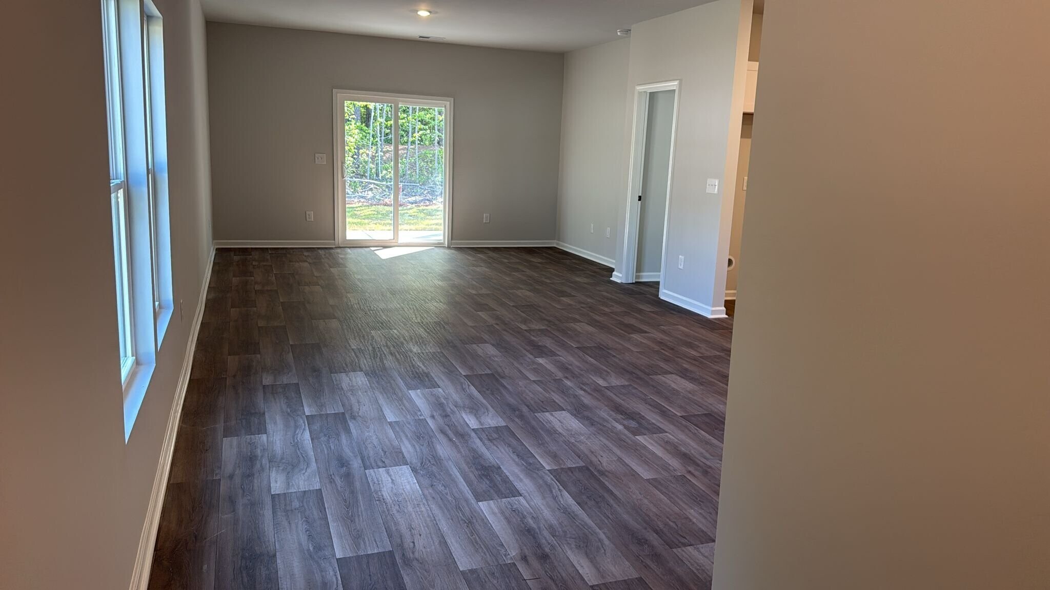 Building Photo - 1016 Harbor Dr