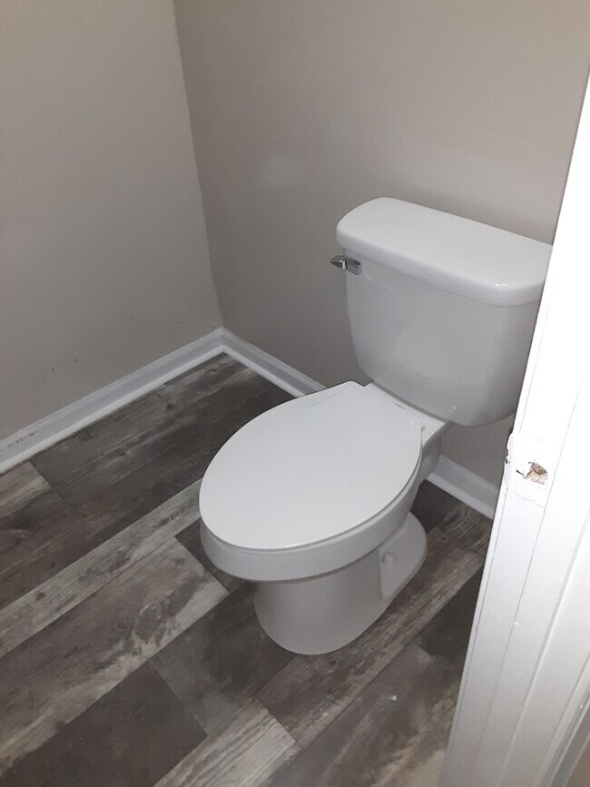 Master Bathroom - 820 State Rd S-38-225