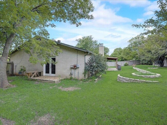 Building Photo - 10906 Meadgreen Ct