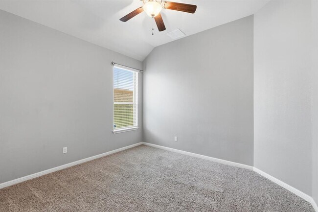 Building Photo - 2508 Hilltop Divide Ln