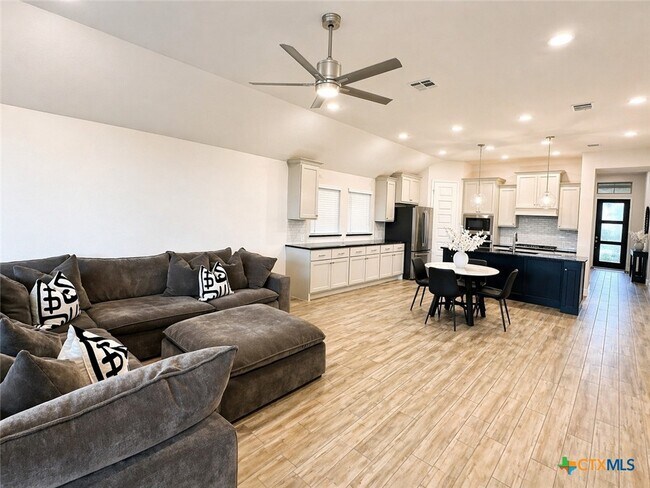 Building Photo - 1841 Windward Wy