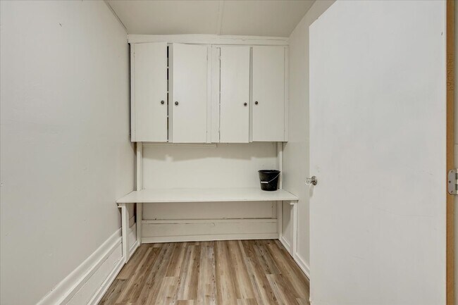 Building Photo - 1536 SW 52nd St