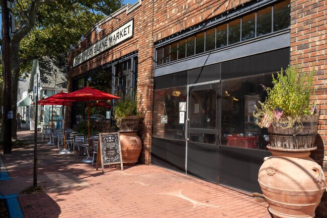 Building Photo - 1025 Peconic Bay Blvd