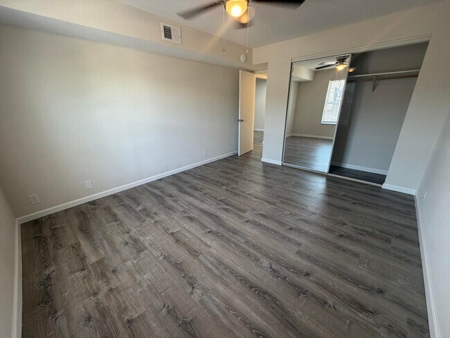 Building Photo - 3408 Balboa Ln