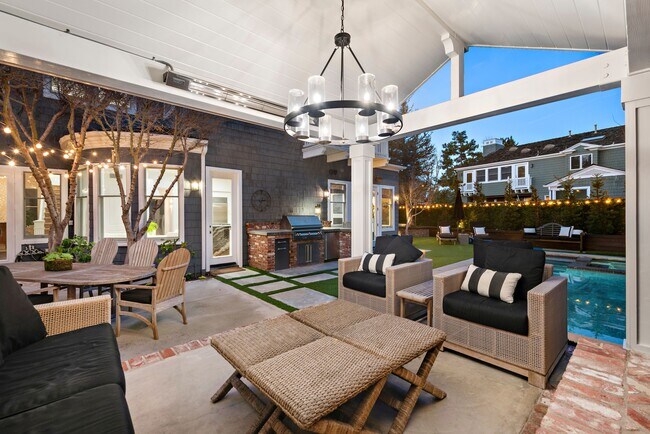 Building Photo - 20 Cape Danbury