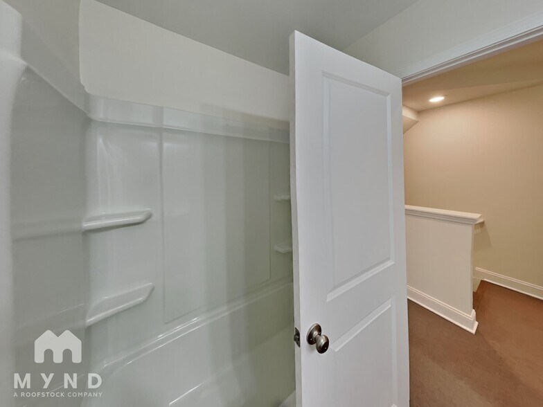 Building Photo - 2384 Eagle Creek Ct