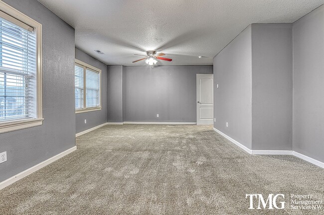 Building Photo - Stunning Home in Sought-After Ashley Heights!