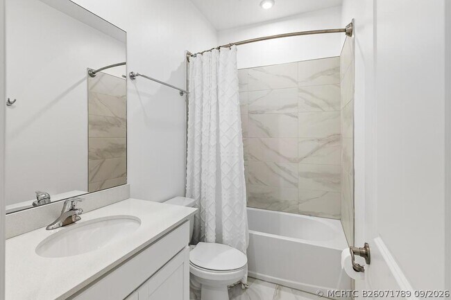 Building Photo - 14131 SW Thorens Dr