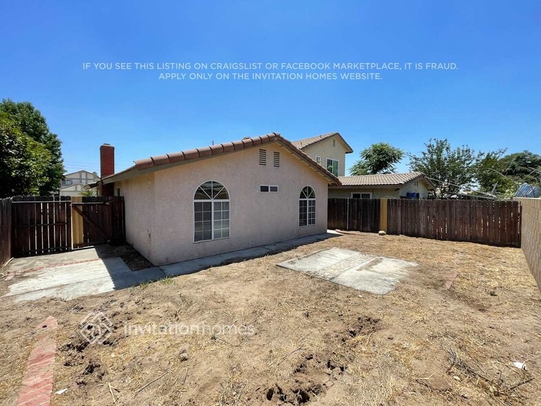Building Photo - 27376 Rustic Ln