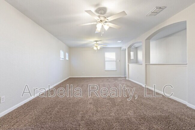 Building Photo - 208 Dove Run