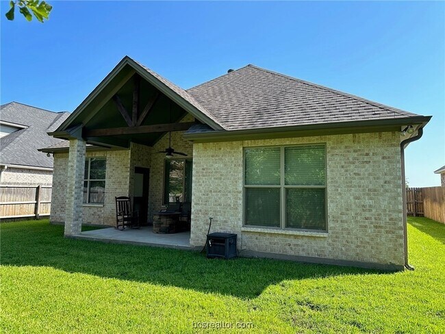 Building Photo - 15605 Long Creek Ln