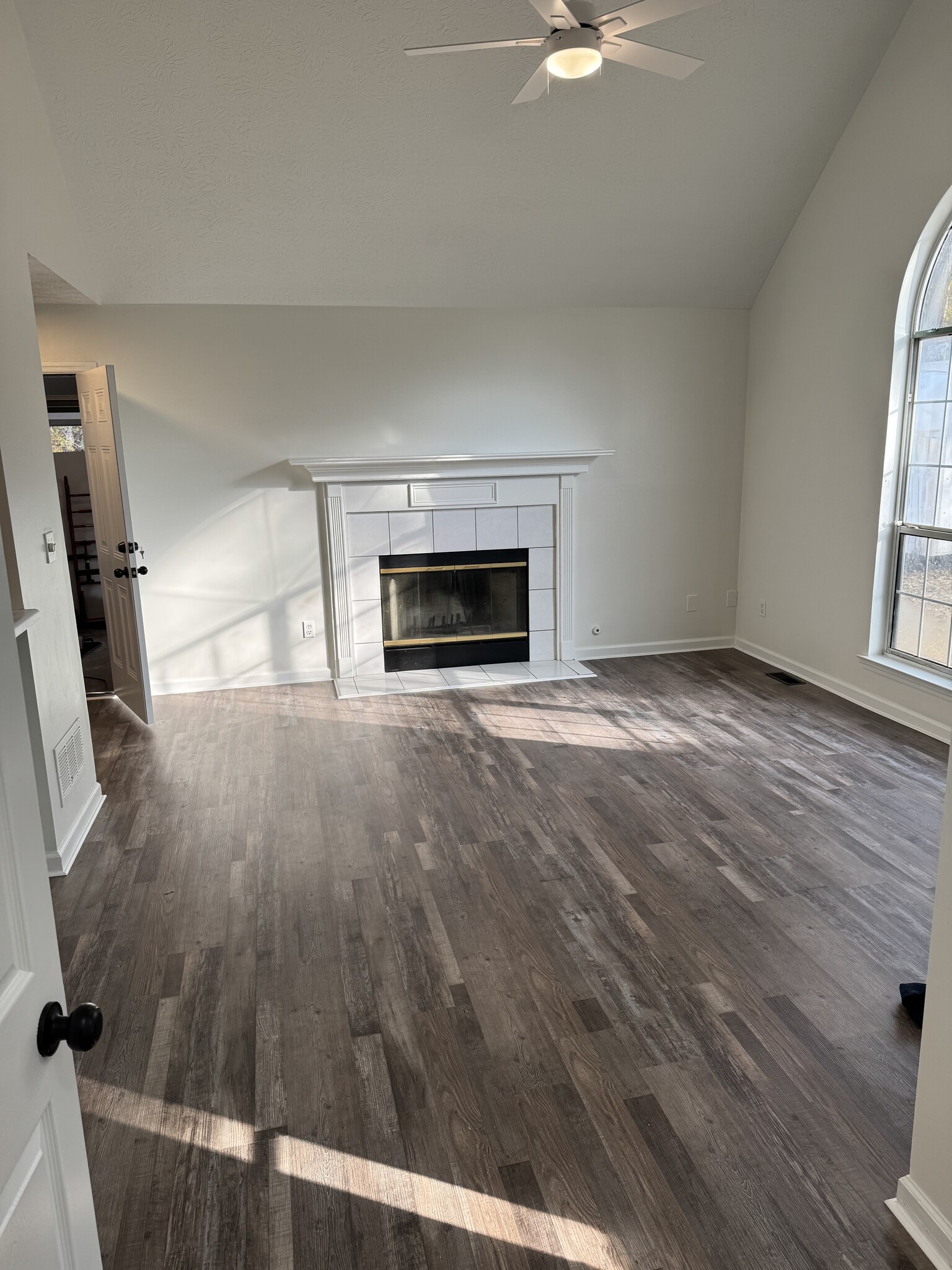 Living room - 129 Winchester Dr