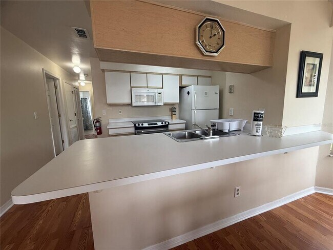 Building Photo - 2459 Sweetwater Club Cir