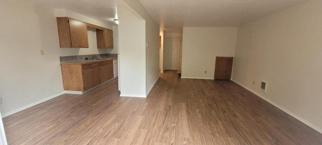 Building Photo - 1430 Salishan St SE