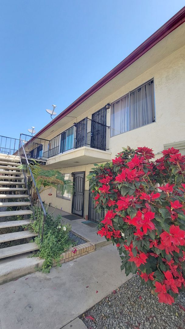 Building Photo - 2 bed/ 2 bath in El Cajon