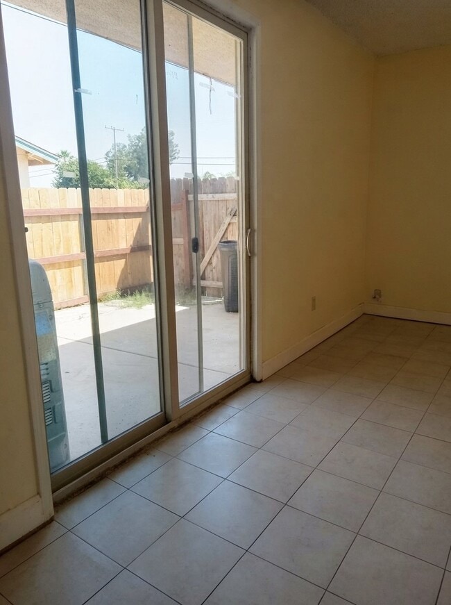 Building Photo - 7072 Avenue 308