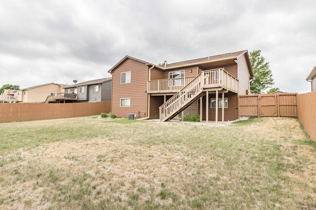 Building Photo - 808 S Whitewood Ave